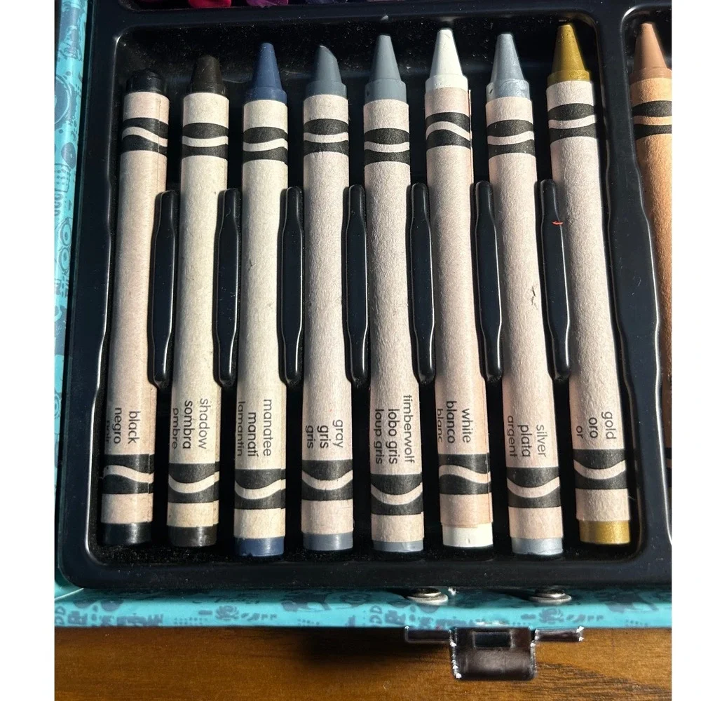 Crayola Minions 2015  markers color pencils 140pc Set art set retired color case